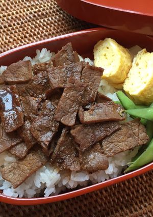 A picture of すき焼き弁当 Sukiyaki Bento Box, Gluten Free possible.