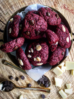 Una foto de Cookies Red Velvet con Chocolate