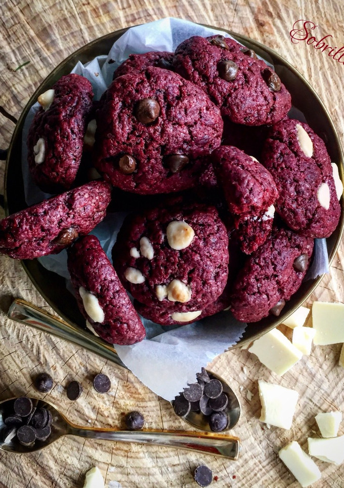 Una foto de Cookies Red Velvet con Chocolate