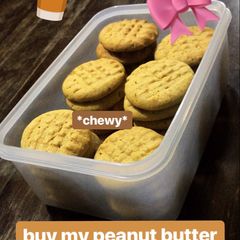 A picture of Chewy Peanut Butter Cookies.