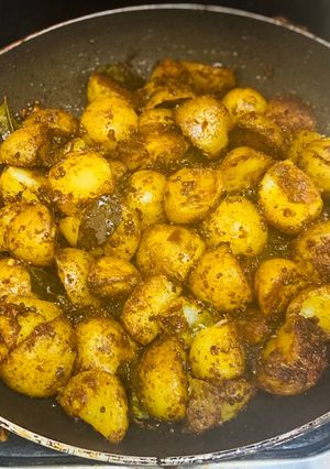 A picture of Baby potatoes fry.