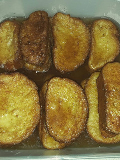Una foto de Torrijas con almíbar