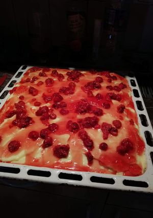 Joghurtos-málnás piskóta 🍰(bögrés) recept fotója