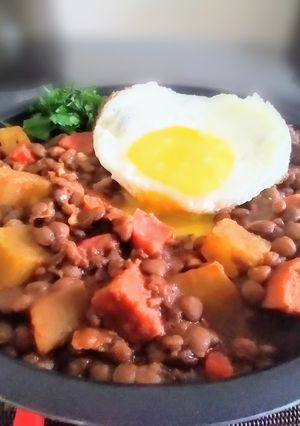 Una foto de Guiso de Lentejas con Chorizo 👍🇵🇪