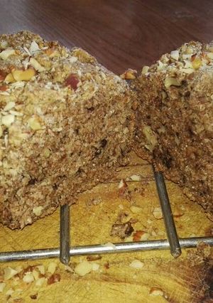 Una foto de Pan integral con nueces y almendras
