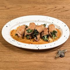 ★ Rocket wrapped in meat with teriyaki sauce ★ A picture of ★ Rocket wrapped in meat with teriyaki sauce ★.