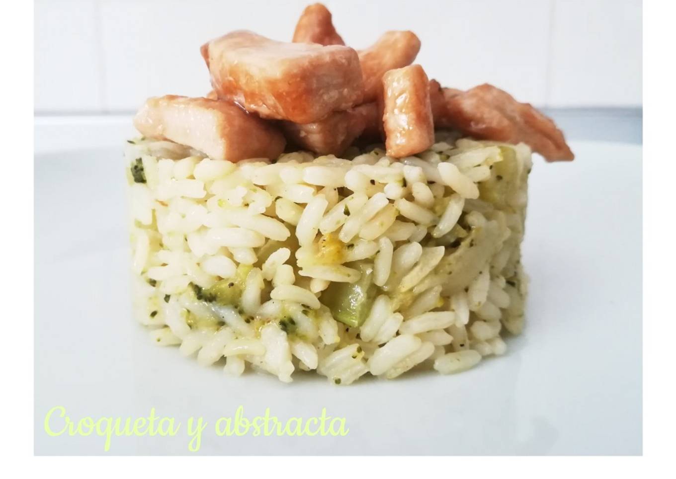 Arroz con apio, brócoli y pollo en salsa de ostras