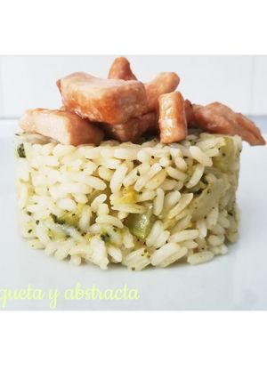 Foto principal de Arroz con apio, brócoli y pollo en salsa de ostras