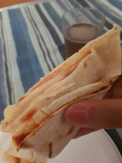 Una foto de Tortitas de jamón y queso