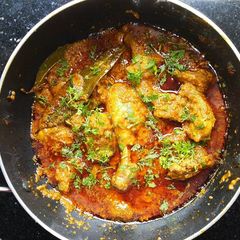 A picture of Chicken Curry.