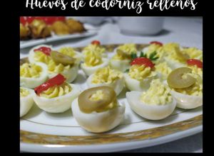 Una foto de Huevos de codorniz rellenos