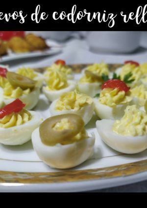 Una foto de Huevos de codorniz rellenos
