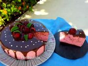 Una foto de tarta de cerezas