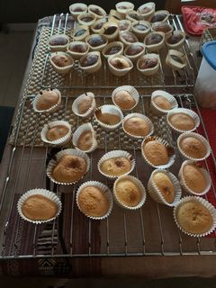 Una foto de Magdalenas caseras de canela y azúcar moreno