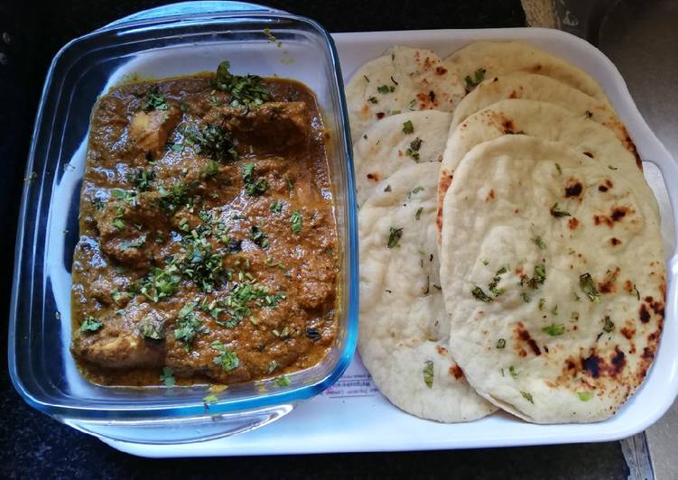 Chicken curry with tandoor roti