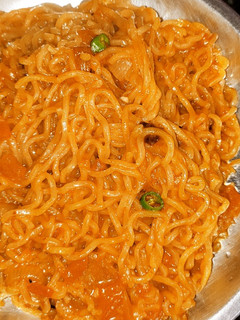 चटपटी मैगी (chatpati maggi recipe in Hindi) रेसिपी मुख्य फोटो