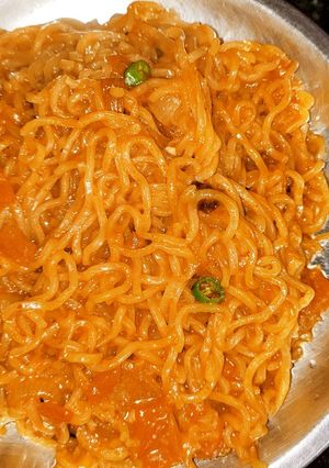चटपटी मैगी (chatpati maggi recipe in Hindi) रेसिपी मुख्य फोटो