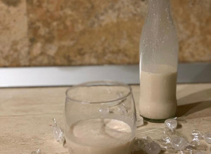 Cukormentes karamellás csokilikőr recept fotója
