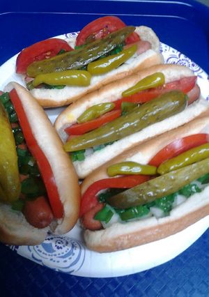 A picture of Chicago dog.