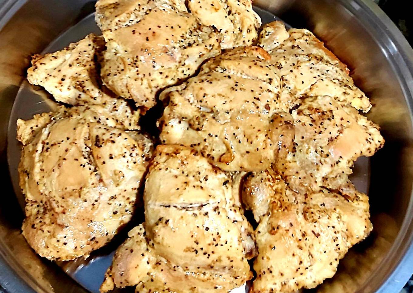 Pepper chicken thighs