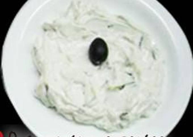 κύρια φωτογραφία συνταγής Τζατζίκι με light γιαούρτι