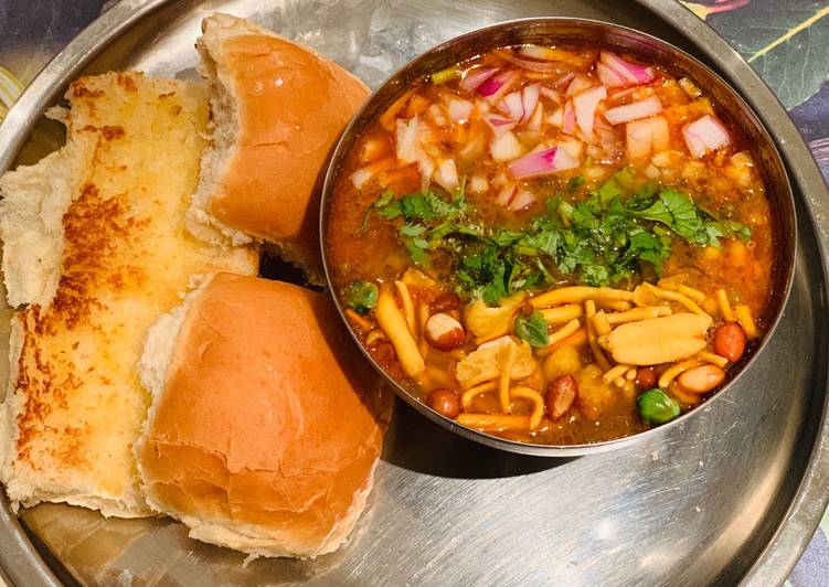 How to Make Any-night-of-the-week Misal paav