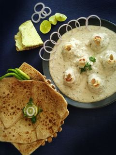 પનીર કોફતા ઇન વ્હાઈટ ગ્રેવી (Paneer Kofta In White Gravy Recipe In Gujarati) રેસીપી મુખ્ય ફોટો