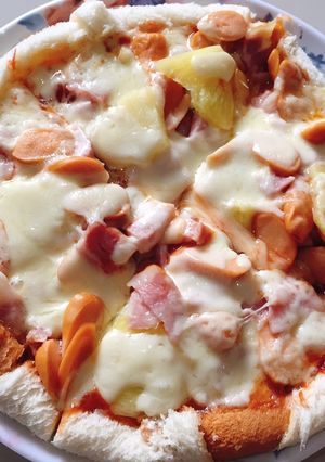 รูปของ Homemade pizza ขนมปัง ไมโครเวฟ