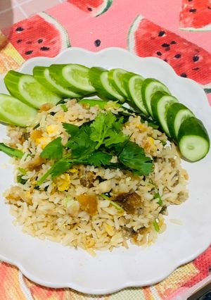 รูปของ ข้าวผัดปลานิลทอด