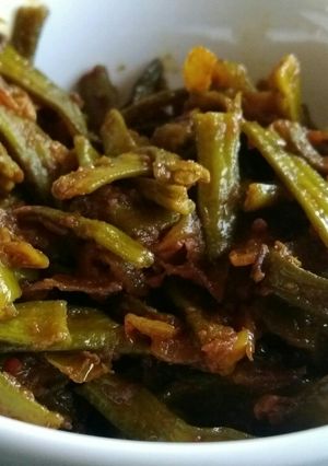 A picture of Guwar (cluster beans) Do Pyaza.