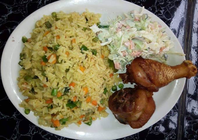 Fried rice with chicken and coleslaw