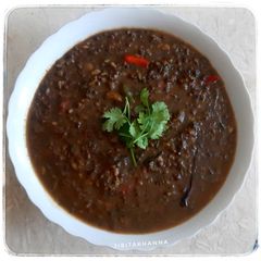 A picture of Urad Dal Palak (Sabut Chilkewali Urad Dal/ Kalo Dal).