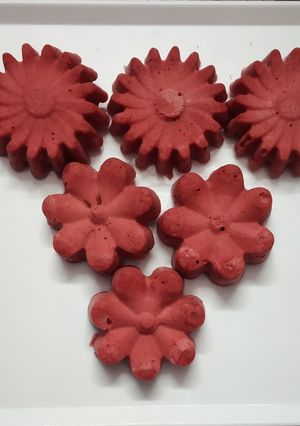 A picture of Vegan red velvet cake.