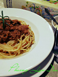 Hình của món Spaghetti Bolognese (Mỳ Ý Sốt Thịt Bò Băm).