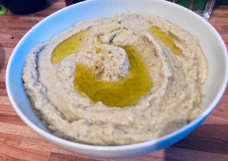 Baba ghanoush: Gegrilltes Auberginenpüree mit Tahini 🍆