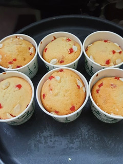 டுட்டி ஃப்ரூட்டி கப் கேக்(tutti frutti cup cake recipe in tamil) செய்முறை முக்கிய புகைப்படம்