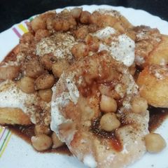 A picture of Chaat Papadi.