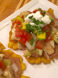 Una foto de "Tostadas" Deliciosas de Pollo en Patacón