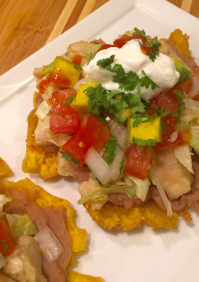 Una foto de "Tostadas" Deliciosas de Pollo en Patacón