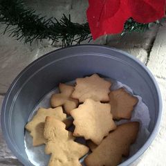 A picture of Christmas Molasses Cookies.