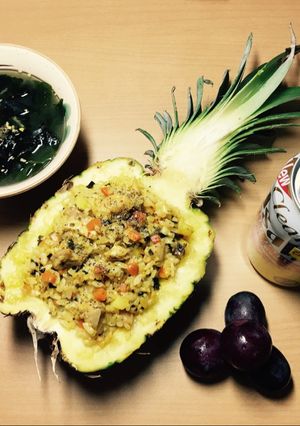 Hình của món Cơm rang trái dứa.