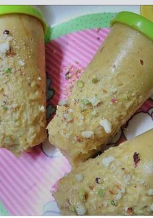 A picture of Mango Kesar Pista Kulfi.