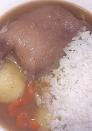 Una foto de Estofado de cuy
