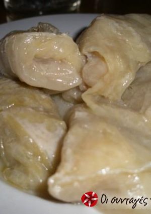 A picture of Lahanodolmades.