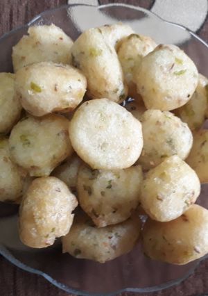 चौला बारा (chaura bara recipe in marathi) रेसिपी चे मुख्य फोटो 