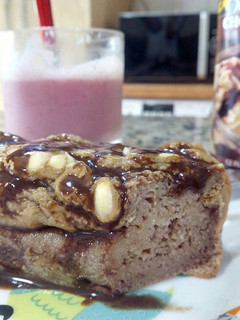 Una foto de Bizcocho húmedo de manzana y vainilla