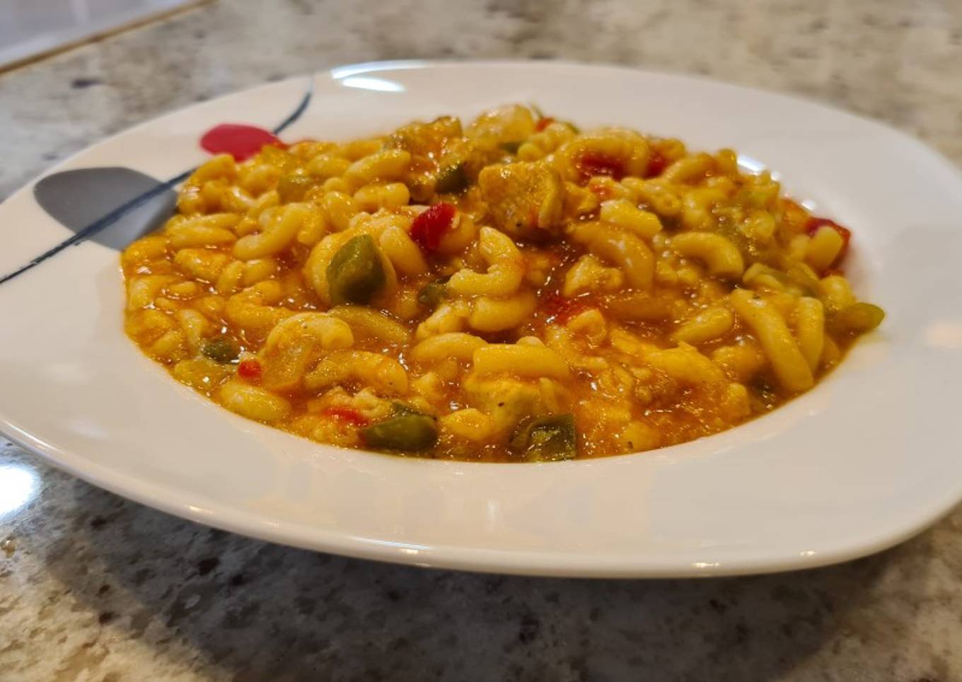 Fideuá de pollo al curry