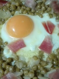 Una foto de Huevos al plato
