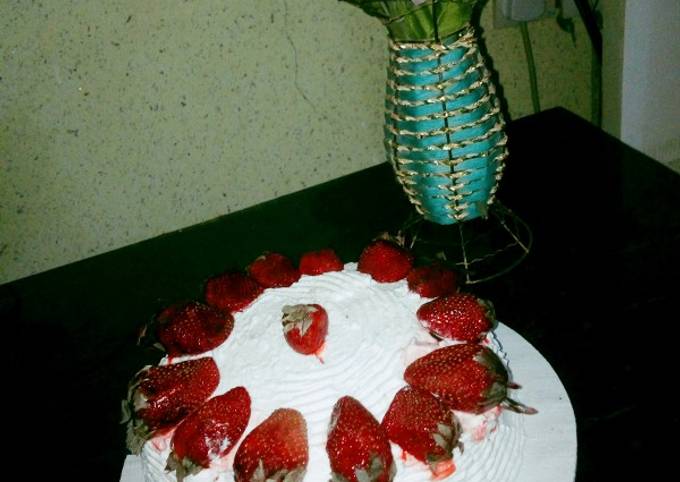Recipe of Favorite Whipped cream frosting with strawberry