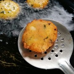 A picture of Poha vada.